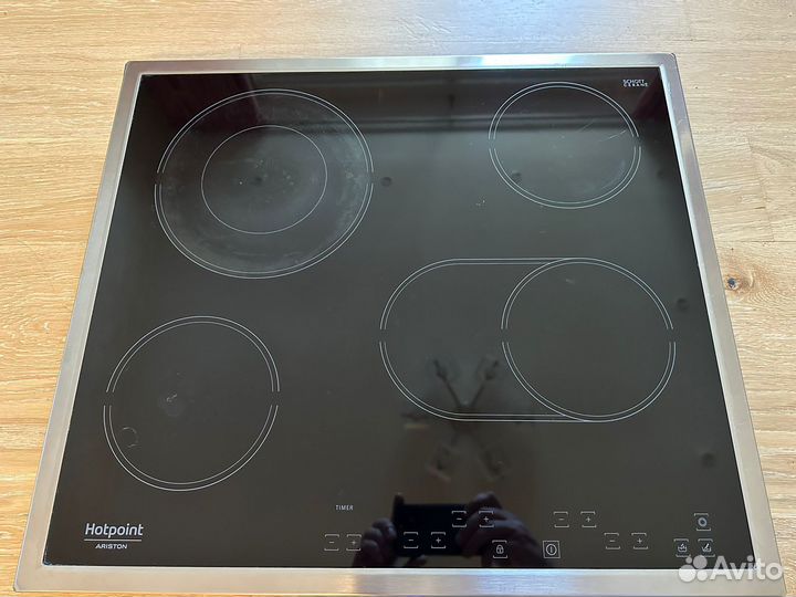 Электрическая варочная поверхность Hotpoint-Aristo