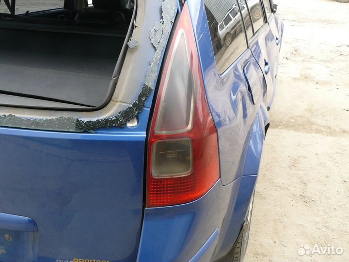 Фонарь задний правый Renault Megane II