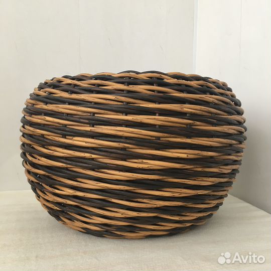 Кашпо-шар из искусственного ротанга