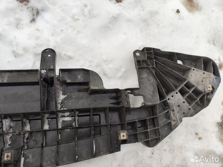 Усилитель бампера передний Toyota Camry 70 2018+