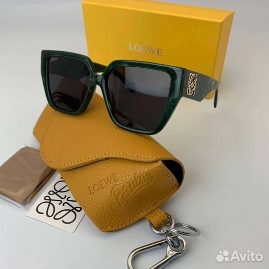 Очки Loewe солнцезащитные женские