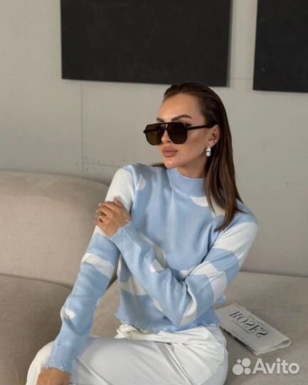 Свитер женский