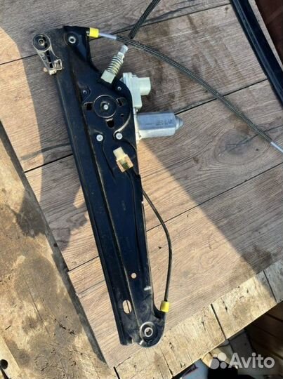 Стеклоподъемник передний правый Bmw 7 E66