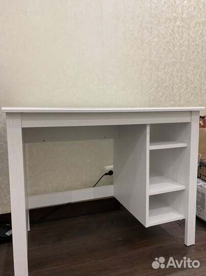 Письменный стол IKEA белый