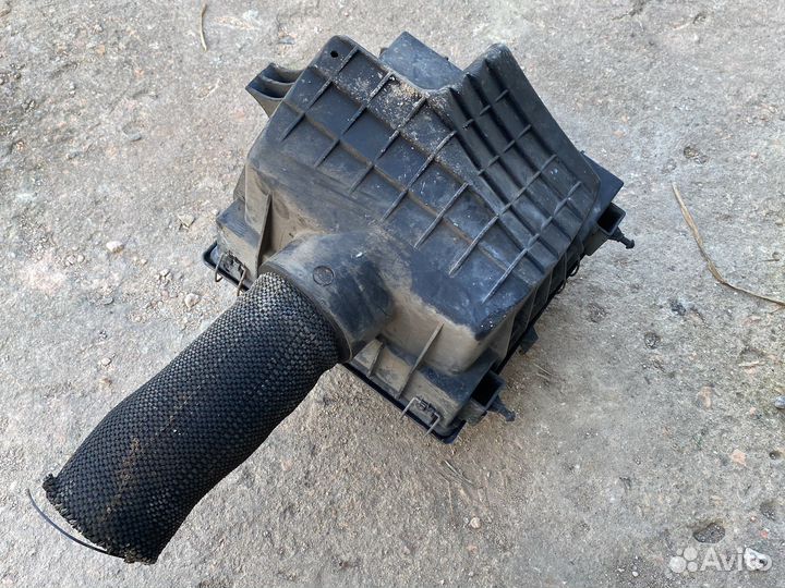 Корпус воздушного фильтра на опель омега б