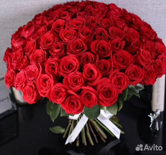 Букет 51 пионовидной персиковой розы 