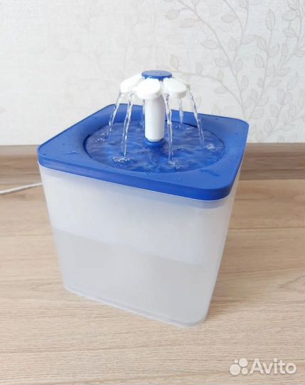 Фонтан поилка для кошек