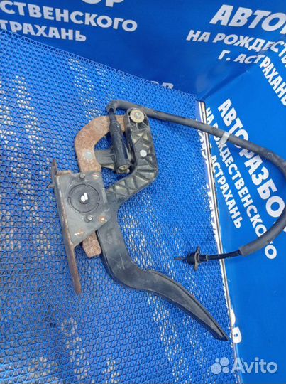 Педаль газа Chevrolet Trailblazer внедорожник LL8