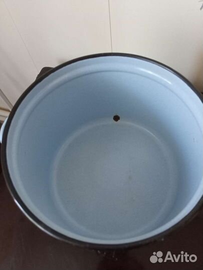 Кастрюля эмалированная