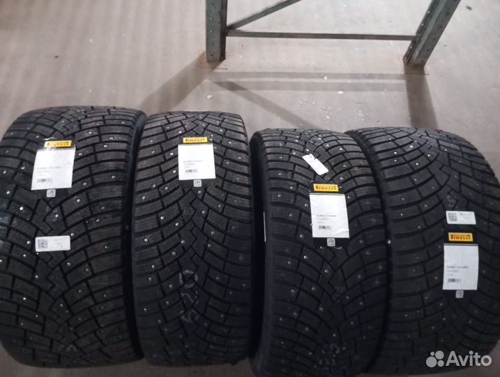 Pirelli Ice Zero 2 275/40 R21 и 315/35 R21 111H