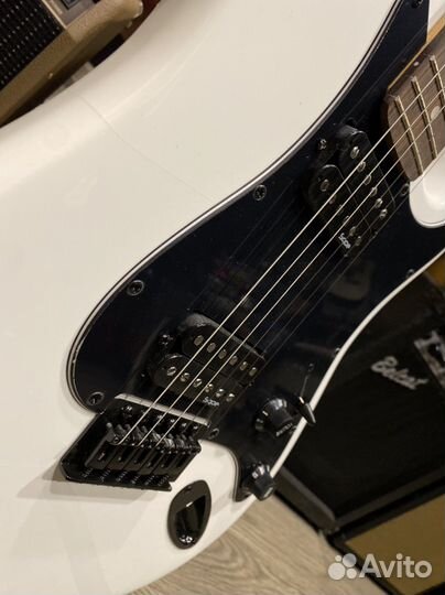 Электрогитара суперстрат белая (Новая)