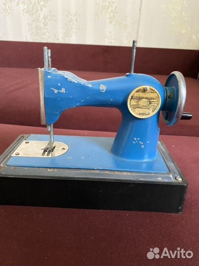 Детская швейная машинка