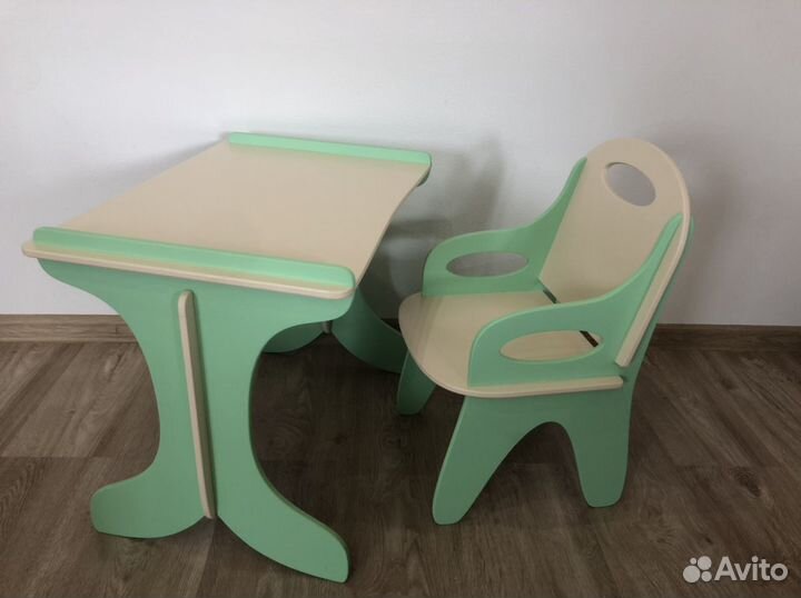Детская мебель (стол и стульчик)