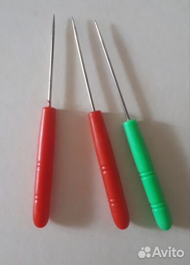 Шило с цветной пластиковой ручкой