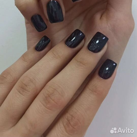 Маникюр с покрытием лаком