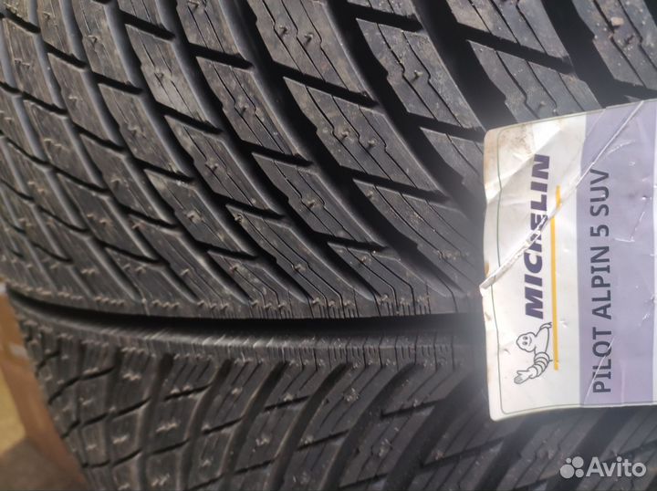 Michelin Pilot Alpin 5 SUV 285/45 R21 113V