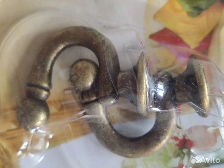 Крючки для подхватов штор