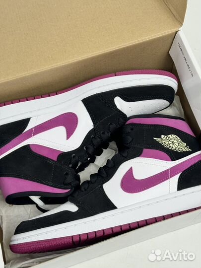 Кроссовки Jordan 1 Mid Magenta (размер 37,5)