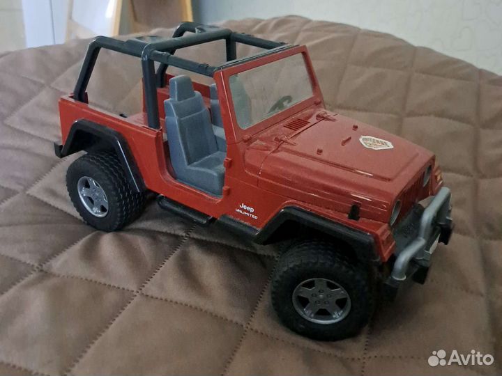 Bruder внедорожник