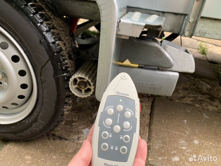 Прицеп для перевозки снегоходов и квадроциклов