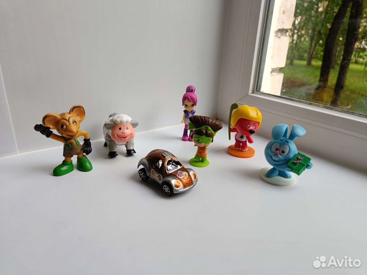 Фигурки из киндер сюрприза. штук