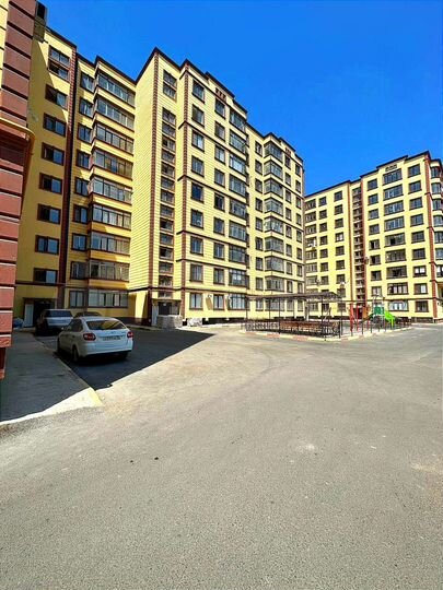 3-к. квартира, 82 м², 1/9 эт.