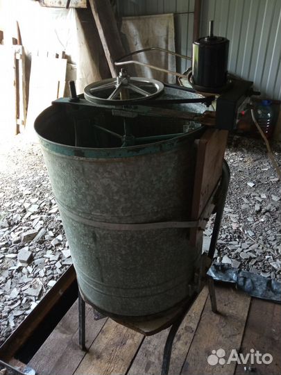 Медогонка трех рамочная