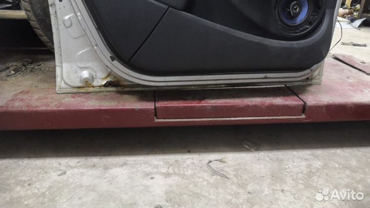 Дверь Рено Логан