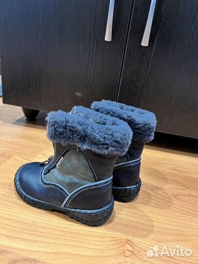 Ботинки зимние на мальчика 22