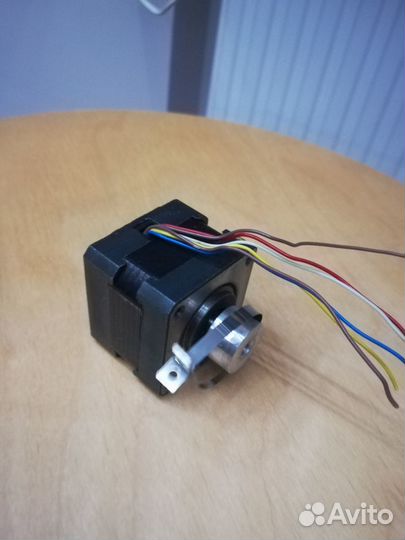 Двигатель униполярный шаговый 