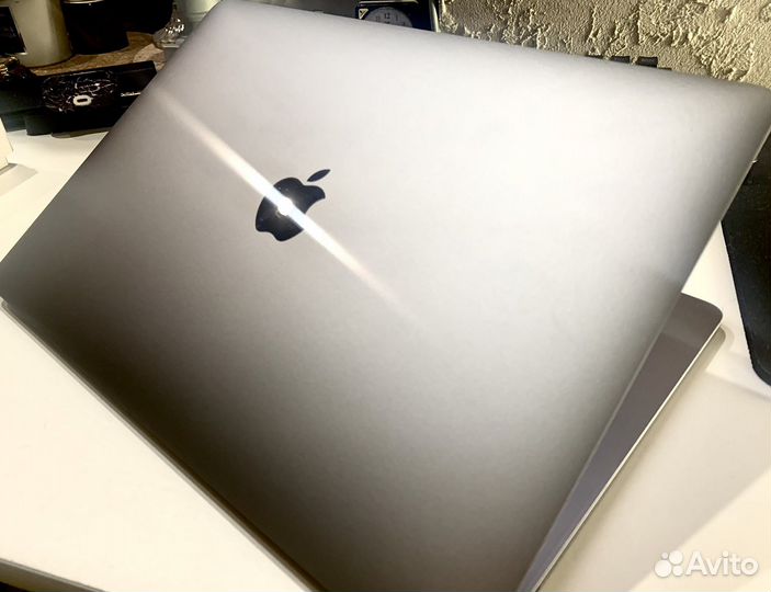 Ноутбук Macbook pro 13 2018
