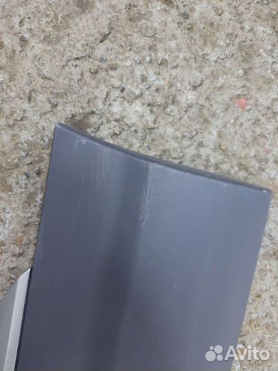 Audi q7 накладка двери задняя левая