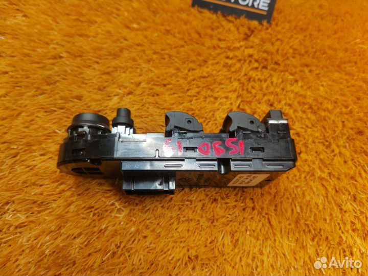 Блок управления стеклоподъемниками передний левый