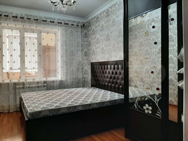 2-к. квартира, 80 м², 2/5 эт.