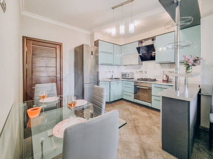 2-к. квартира, 62 м², 6/9 эт.