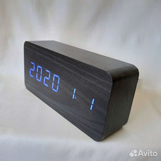 Настольные часы электронные