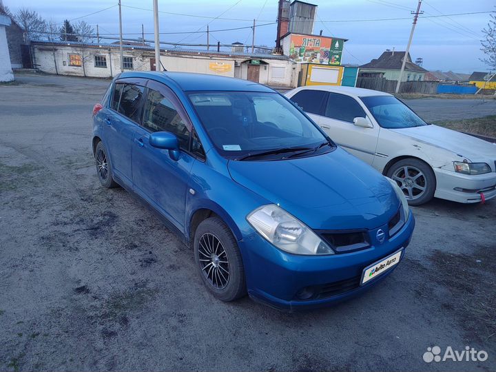 Nissan Tiida 1.5 AT, 2004, 68 000 км