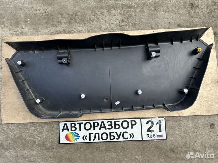 Обшивка крышки багажника Opel Astra H 2007