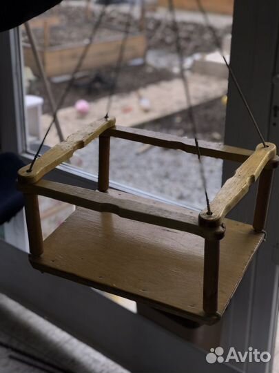 Детская деревянная качелька