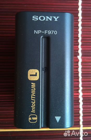 Профессиональная камера новая sony DCR-VX2200e