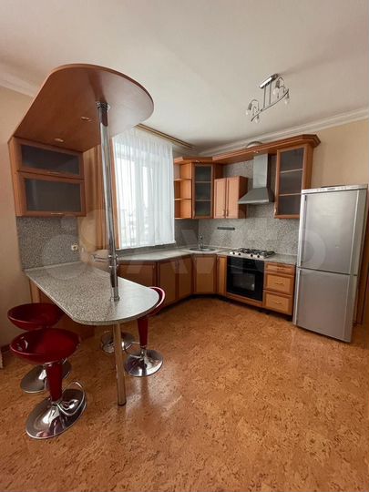 Дом 183,8 м² на участке 6,9 сот.