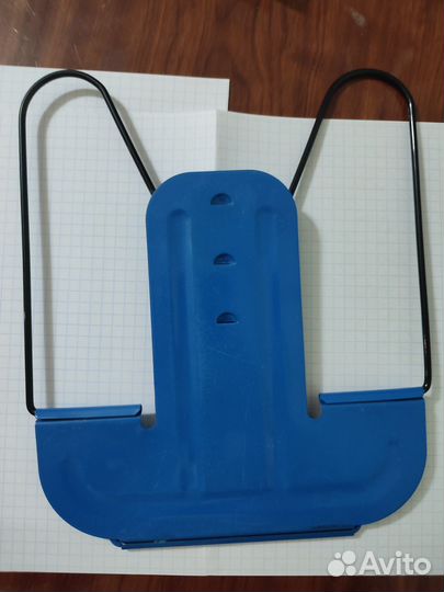 Поставка для книг