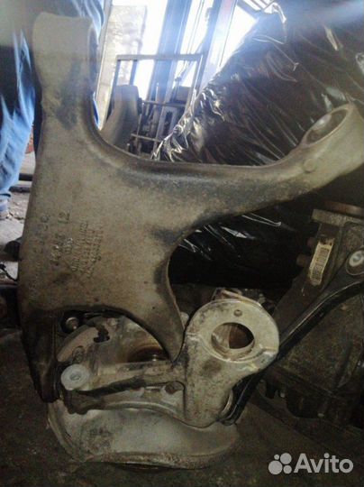 Кулак задний Audi A4 B8 CDN 2011