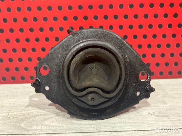 Подушка крепления двигателя Jeep Grand Cherokee