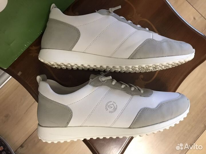 Кросовки Швейцария 39 натуральная кожа
