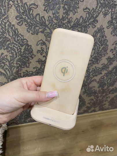 Повербанк с беспроводной зарядкой