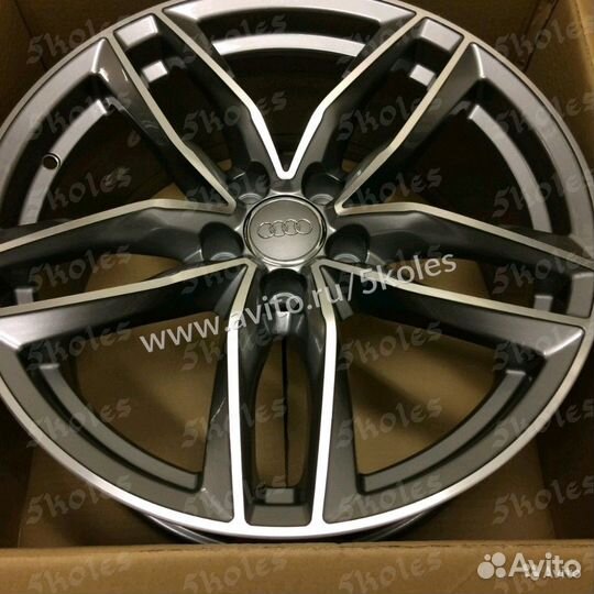 New комплект дисков на Audi Q7 R22