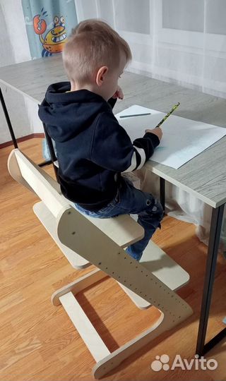 Детский растущий стул