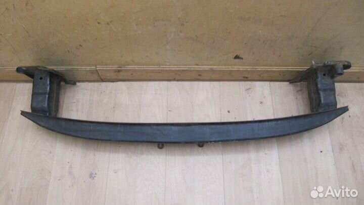 Усилитель переднего бампера Volkswagen Passat B6 2