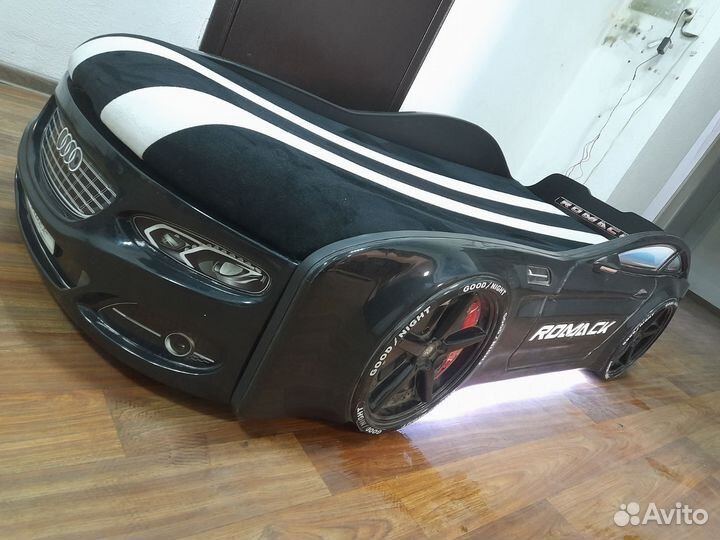 Кровать машина